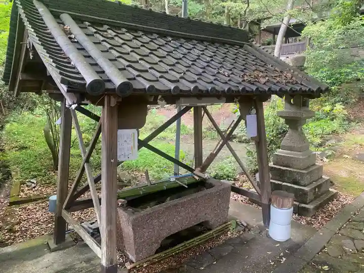 信達神社の{uncategorized: "未分類", other: "その他", undefined: "問題あり", building: "その他建物", grave: "お墓", sacred_gate: "鳥居", guardian: "狛犬", statue: "像", buddha: "仏像", history: "歴史", nature: "自然", garden: "庭園", animal: "動物", pagoda: "塔", temizu: "手水舎", mountain_gate: "山門・神門", sanctuary: "本殿・本堂", subordinate: "末社・摂社", art: "芸術", scenery: "景色", jizo: "地蔵", ema: "絵馬", goshuin: "御朱印", omikuji: "おみくじ", items: "授与品その他", amulet: "お守り", goshuincho: "御朱印帳", eats: "食事", festival: "お祭り", votive_dance: "神楽", shichigosan: "七五三参", wedding: "結婚式", experience: "体験その他", initially: "初詣", around: "周辺", anti_infection: "感染症対策"}