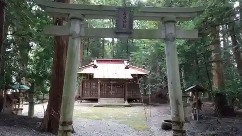 高房神社の鳥居