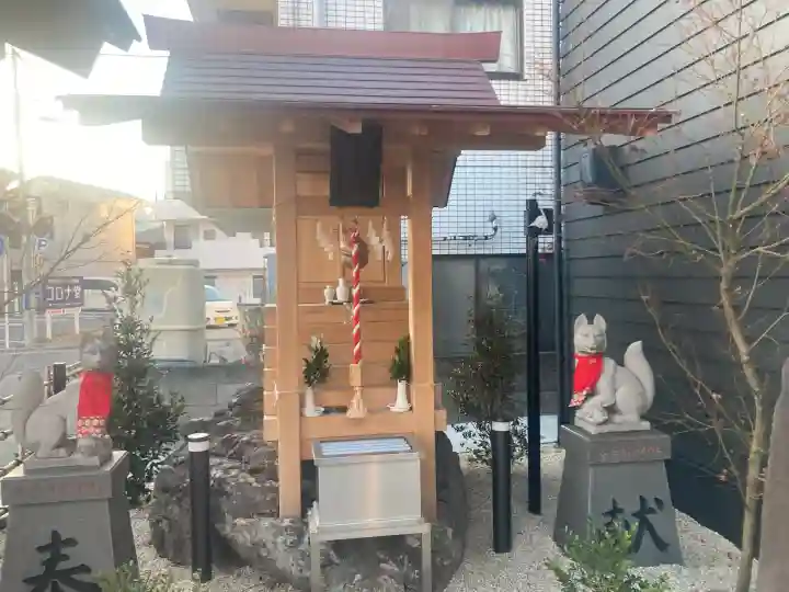 山蒼稲荷神社の{uncategorized: "未分類", other: "その他", undefined: "問題あり", building: "その他建物", grave: "お墓", sacred_gate: "鳥居", guardian: "狛犬", statue: "像", buddha: "仏像", history: "歴史", nature: "自然", garden: "庭園", animal: "動物", pagoda: "塔", temizu: "手水舎", mountain_gate: "山門・神門", sanctuary: "本殿・本堂", subordinate: "末社・摂社", art: "芸術", scenery: "景色", jizo: "地蔵", ema: "絵馬", goshuin: "御朱印", omikuji: "おみくじ", items: "授与品その他", amulet: "お守り", goshuincho: "御朱印帳", eats: "食事", festival: "お祭り", votive_dance: "神楽", shichigosan: "七五三参", wedding: "結婚式", experience: "体験その他", initially: "初詣", around: "周辺", anti_infection: "感染症対策"}