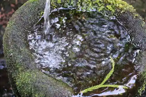 磐椅神社の手水