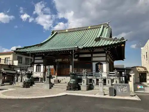 医王寺の本殿・本堂