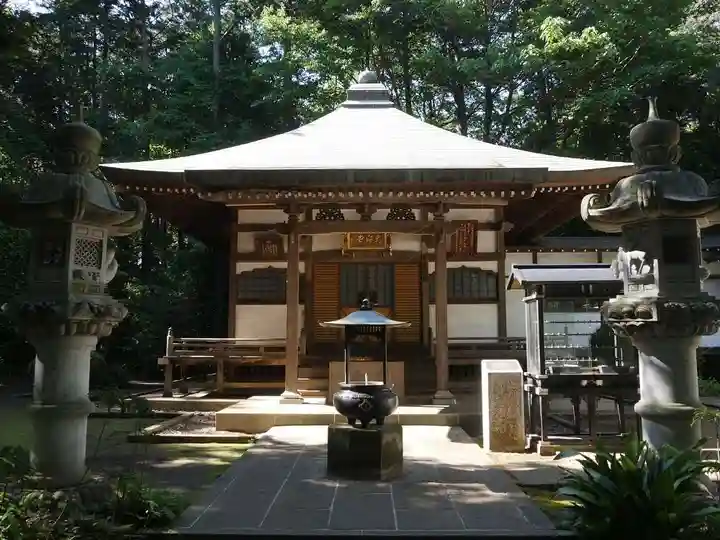 三寳寺の本殿・本堂