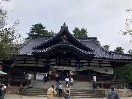 尾山神社の本殿・本堂