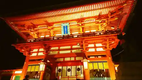 伏見稲荷大社の山門・神門