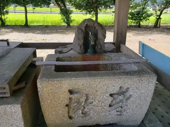 劔宮神社の手水舎