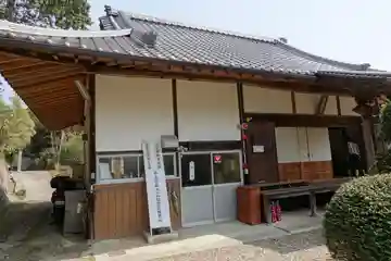 応現寺の本殿・本堂
