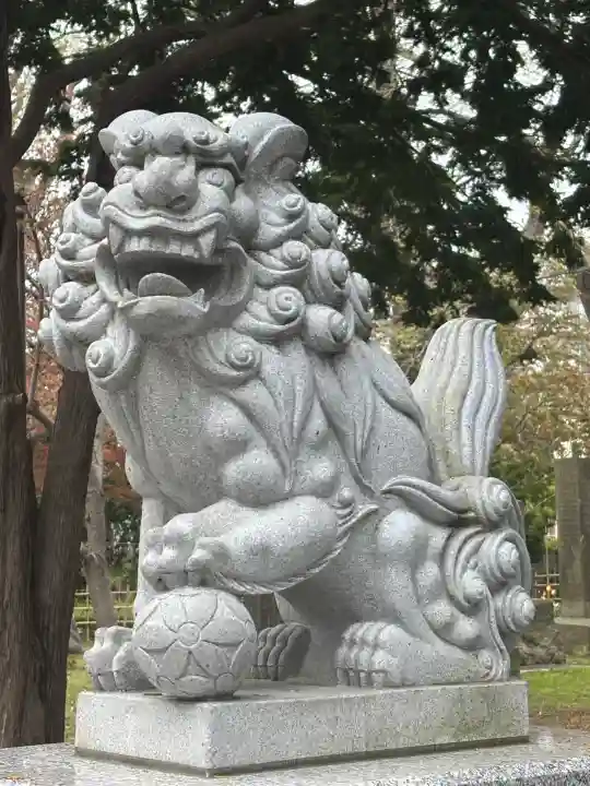 新琴似神社の{uncategorized: "未分類", other: "その他", undefined: "問題あり", building: "その他建物", grave: "お墓", sacred_gate: "鳥居", guardian: "狛犬", statue: "像", buddha: "仏像", history: "歴史", nature: "自然", garden: "庭園", animal: "動物", pagoda: "塔", temizu: "手水舎", mountain_gate: "山門・神門", sanctuary: "本殿・本堂", subordinate: "末社・摂社", art: "芸術", scenery: "景色", jizo: "地蔵", ema: "絵馬", goshuin: "御朱印", omikuji: "おみくじ", items: "授与品その他", amulet: "お守り", goshuincho: "御朱印帳", eats: "食事", festival: "お祭り", votive_dance: "神楽", shichigosan: "七五三参", wedding: "結婚式", experience: "体験その他", initially: "初詣", around: "周辺", anti_infection: "感染症対策"}