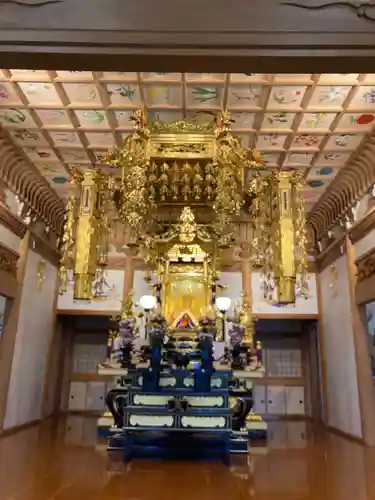 実勝寺の本殿・本堂