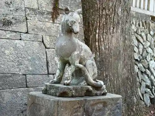 三峯神社の{uncategorized: "未分類", other: "その他", undefined: "問題あり", building: "その他建物", grave: "お墓", sacred_gate: "鳥居", guardian: "狛犬", statue: "像", buddha: "仏像", history: "歴史", nature: "自然", garden: "庭園", animal: "動物", pagoda: "塔", temizu: "手水舎", mountain_gate: "山門・神門", sanctuary: "本殿・本堂", subordinate: "末社・摂社", art: "芸術", scenery: "景色", jizo: "地蔵", ema: "絵馬", goshuin: "御朱印", omikuji: "おみくじ", items: "授与品その他", amulet: "お守り", goshuincho: "御朱印帳", eats: "食事", festival: "お祭り", votive_dance: "神楽", shichigosan: "七五三参", wedding: "結婚式", experience: "体験その他", initially: "初詣", around: "周辺", anti_infection: "感染症対策"}