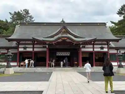 氣比神宮の{uncategorized: "未分類", other: "その他", undefined: "問題あり", building: "その他建物", grave: "お墓", sacred_gate: "鳥居", guardian: "狛犬", statue: "像", buddha: "仏像", history: "歴史", nature: "自然", garden: "庭園", animal: "動物", pagoda: "塔", temizu: "手水舎", mountain_gate: "山門・神門", sanctuary: "本殿・本堂", subordinate: "末社・摂社", art: "芸術", scenery: "景色", jizo: "地蔵", ema: "絵馬", goshuin: "御朱印", omikuji: "おみくじ", items: "授与品その他", amulet: "お守り", goshuincho: "御朱印帳", eats: "食事", festival: "お祭り", votive_dance: "神楽", shichigosan: "七五三参", wedding: "結婚式", experience: "体験その他", initially: "初詣", around: "周辺", anti_infection: "感染症対策"}