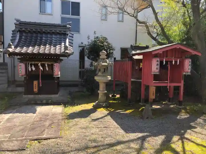 石坐神社の末社・摂社
