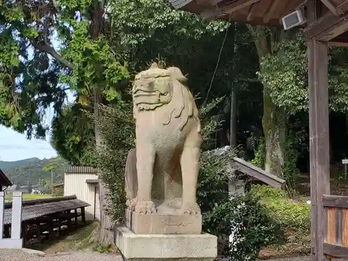 石部神社の狛犬
