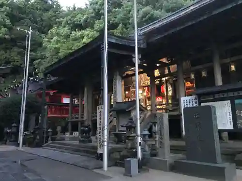 青岸渡寺の本殿・本堂