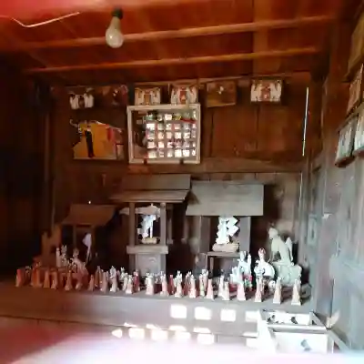 丸山稲荷神社の{uncategorized: "未分類", other: "その他", undefined: "問題あり", building: "その他建物", grave: "お墓", sacred_gate: "鳥居", guardian: "狛犬", statue: "像", buddha: "仏像", history: "歴史", nature: "自然", garden: "庭園", animal: "動物", pagoda: "塔", temizu: "手水舎", mountain_gate: "山門・神門", sanctuary: "本殿・本堂", subordinate: "末社・摂社", art: "芸術", scenery: "景色", jizo: "地蔵", ema: "絵馬", goshuin: "御朱印", omikuji: "おみくじ", items: "授与品その他", amulet: "お守り", goshuincho: "御朱印帳", eats: "食事", festival: "お祭り", votive_dance: "神楽", shichigosan: "七五三参", wedding: "結婚式", experience: "体験その他", initially: "初詣", around: "周辺", anti_infection: "感染症対策"}