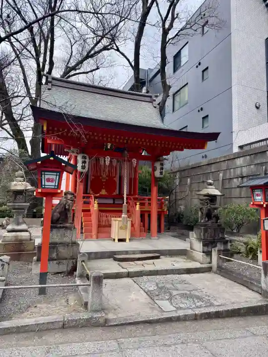 安井金比羅宮の{uncategorized: "未分類", other: "その他", undefined: "問題あり", building: "その他建物", grave: "お墓", sacred_gate: "鳥居", guardian: "狛犬", statue: "像", buddha: "仏像", history: "歴史", nature: "自然", garden: "庭園", animal: "動物", pagoda: "塔", temizu: "手水舎", mountain_gate: "山門・神門", sanctuary: "本殿・本堂", subordinate: "末社・摂社", art: "芸術", scenery: "景色", jizo: "地蔵", ema: "絵馬", goshuin: "御朱印", omikuji: "おみくじ", items: "授与品その他", amulet: "お守り", goshuincho: "御朱印帳", eats: "食事", festival: "お祭り", votive_dance: "神楽", shichigosan: "七五三参", wedding: "結婚式", experience: "体験その他", initially: "初詣", around: "周辺", anti_infection: "感染症対策"}