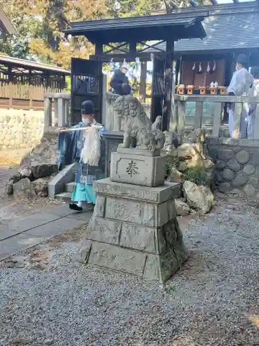 御厨神社（福富町）の狛犬