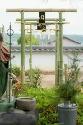 神谷稲荷明神社の鳥居