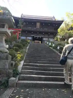 高津柿本神社の山門・神門