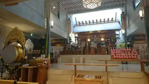 八津御嶽神社の本殿・本堂