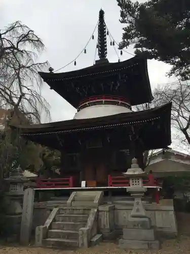 東南院の塔