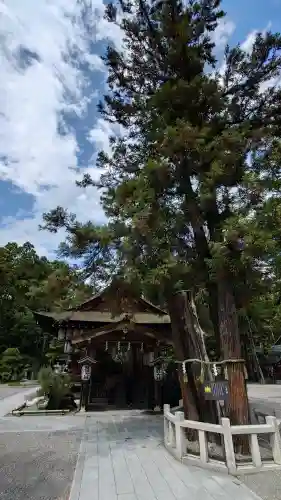 建部大社の{uncategorized: "未分類", other: "その他", undefined: "問題あり", building: "その他建物", grave: "お墓", sacred_gate: "鳥居", guardian: "狛犬", statue: "像", buddha: "仏像", history: "歴史", nature: "自然", garden: "庭園", animal: "動物", pagoda: "塔", temizu: "手水舎", mountain_gate: "山門・神門", sanctuary: "本殿・本堂", subordinate: "末社・摂社", art: "芸術", scenery: "景色", jizo: "地蔵", ema: "絵馬", goshuin: "御朱印", omikuji: "おみくじ", items: "授与品その他", amulet: "お守り", goshuincho: "御朱印帳", eats: "食事", festival: "お祭り", votive_dance: "神楽", shichigosan: "七五三参", wedding: "結婚式", experience: "体験その他", initially: "初詣", around: "周辺", anti_infection: "感染症対策"}