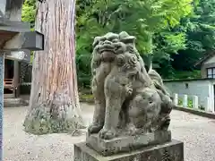 下梨地主神社の狛犬