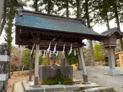 諏訪大社上社前宮の手水舎