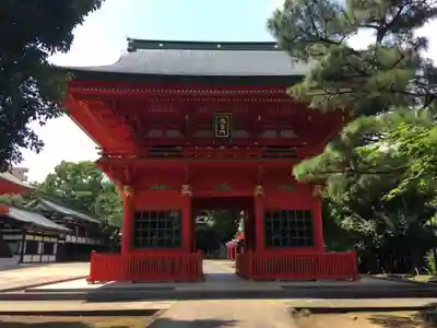 穴八幡宮の山門・神門