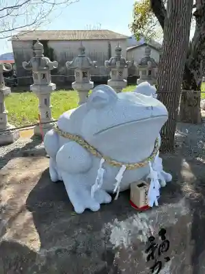 檀紙八幡神社の{uncategorized: "未分類", other: "その他", undefined: "問題あり", building: "その他建物", grave: "お墓", sacred_gate: "鳥居", guardian: "狛犬", statue: "像", buddha: "仏像", history: "歴史", nature: "自然", garden: "庭園", animal: "動物", pagoda: "塔", temizu: "手水舎", mountain_gate: "山門・神門", sanctuary: "本殿・本堂", subordinate: "末社・摂社", art: "芸術", scenery: "景色", jizo: "地蔵", ema: "絵馬", goshuin: "御朱印", omikuji: "おみくじ", items: "授与品その他", amulet: "お守り", goshuincho: "御朱印帳", eats: "食事", festival: "お祭り", votive_dance: "神楽", shichigosan: "七五三参", wedding: "結婚式", experience: "体験その他", initially: "初詣", around: "周辺", anti_infection: "感染症対策"}