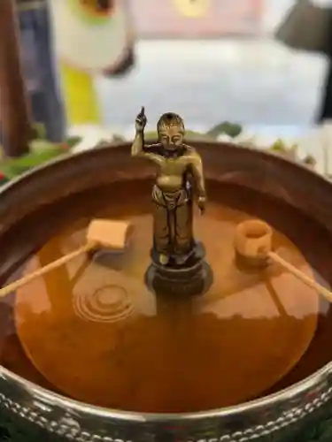 豊川稲荷東京別院の{uncategorized: "未分類", other: "その他", undefined: "問題あり", building: "その他建物", grave: "お墓", sacred_gate: "鳥居", guardian: "狛犬", statue: "像", buddha: "仏像", history: "歴史", nature: "自然", garden: "庭園", animal: "動物", pagoda: "塔", temizu: "手水舎", mountain_gate: "山門・神門", sanctuary: "本殿・本堂", subordinate: "末社・摂社", art: "芸術", scenery: "景色", jizo: "地蔵", ema: "絵馬", goshuin: "御朱印", omikuji: "おみくじ", items: "授与品その他", amulet: "お守り", goshuincho: "御朱印帳", eats: "食事", festival: "お祭り", votive_dance: "神楽", shichigosan: "七五三参", wedding: "結婚式", experience: "体験その他", initially: "初詣", around: "周辺", anti_infection: "感染症対策"}