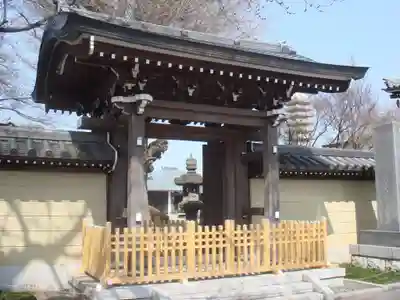 大勝院の山門・神門