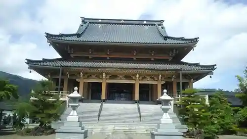 康楽寺の本殿・本堂