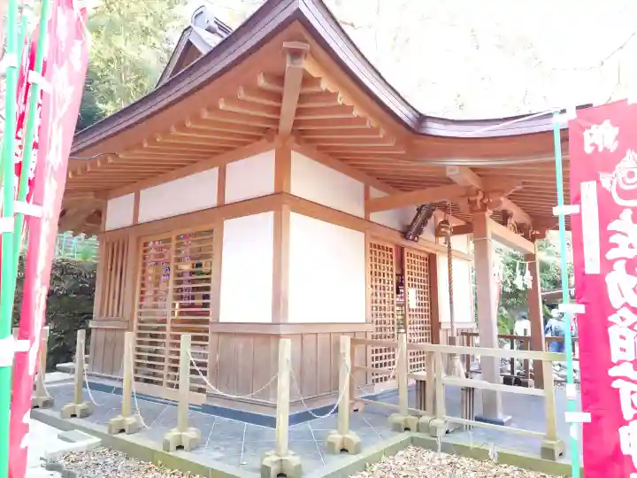 佐助稲荷神社の{uncategorized: "未分類", other: "その他", undefined: "問題あり", building: "その他建物", grave: "お墓", sacred_gate: "鳥居", guardian: "狛犬", statue: "像", buddha: "仏像", history: "歴史", nature: "自然", garden: "庭園", animal: "動物", pagoda: "塔", temizu: "手水舎", mountain_gate: "山門・神門", sanctuary: "本殿・本堂", subordinate: "末社・摂社", art: "芸術", scenery: "景色", jizo: "地蔵", ema: "絵馬", goshuin: "御朱印", omikuji: "おみくじ", items: "授与品その他", amulet: "お守り", goshuincho: "御朱印帳", eats: "食事", festival: "お祭り", votive_dance: "神楽", shichigosan: "七五三参", wedding: "結婚式", experience: "体験その他", initially: "初詣", around: "周辺", anti_infection: "感染症対策"}