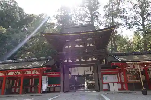石上神宮の山門・神門
