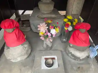 落馬地蔵尊の{uncategorized: "未分類", other: "その他", undefined: "問題あり", building: "その他建物", grave: "お墓", sacred_gate: "鳥居", guardian: "狛犬", statue: "像", buddha: "仏像", history: "歴史", nature: "自然", garden: "庭園", animal: "動物", pagoda: "塔", temizu: "手水舎", mountain_gate: "山門・神門", sanctuary: "本殿・本堂", subordinate: "末社・摂社", art: "芸術", scenery: "景色", jizo: "地蔵", ema: "絵馬", goshuin: "御朱印", omikuji: "おみくじ", items: "授与品その他", amulet: "お守り", goshuincho: "御朱印帳", eats: "食事", festival: "お祭り", votive_dance: "神楽", shichigosan: "七五三参", wedding: "結婚式", experience: "体験その他", initially: "初詣", around: "周辺", anti_infection: "感染症対策"}