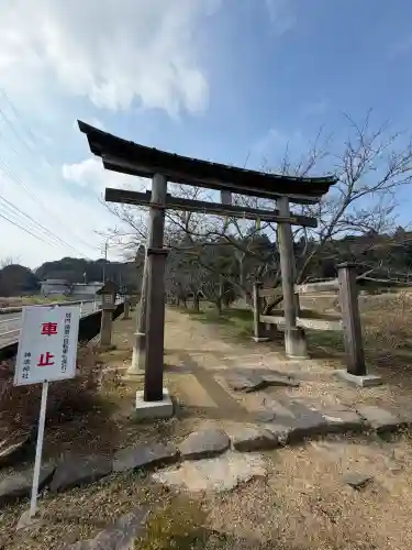 神魂神社の{uncategorized: "未分類", other: "その他", undefined: "問題あり", building: "その他建物", grave: "お墓", sacred_gate: "鳥居", guardian: "狛犬", statue: "像", buddha: "仏像", history: "歴史", nature: "自然", garden: "庭園", animal: "動物", pagoda: "塔", temizu: "手水舎", mountain_gate: "山門・神門", sanctuary: "本殿・本堂", subordinate: "末社・摂社", art: "芸術", scenery: "景色", jizo: "地蔵", ema: "絵馬", goshuin: "御朱印", omikuji: "おみくじ", items: "授与品その他", amulet: "お守り", goshuincho: "御朱印帳", eats: "食事", festival: "お祭り", votive_dance: "神楽", shichigosan: "七五三参", wedding: "結婚式", experience: "体験その他", initially: "初詣", around: "周辺", anti_infection: "感染症対策"}
