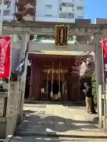 笠間稲荷神社 東京別社の{uncategorized: "未分類", other: "その他", undefined: "問題あり", building: "その他建物", grave: "お墓", sacred_gate: "鳥居", guardian: "狛犬", statue: "像", buddha: "仏像", history: "歴史", nature: "自然", garden: "庭園", animal: "動物", pagoda: "塔", temizu: "手水舎", mountain_gate: "山門・神門", sanctuary: "本殿・本堂", subordinate: "末社・摂社", art: "芸術", scenery: "景色", jizo: "地蔵", ema: "絵馬", goshuin: "御朱印", omikuji: "おみくじ", items: "授与品その他", amulet: "お守り", goshuincho: "御朱印帳", eats: "食事", festival: "お祭り", votive_dance: "神楽", shichigosan: "七五三参", wedding: "結婚式", experience: "体験その他", initially: "初詣", around: "周辺", anti_infection: "感染症対策"}