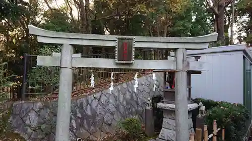 茅ヶ崎杉山神社の末社・摂社