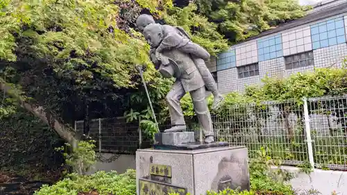 天開稲荷社の周辺