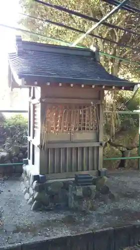 牛岩権現の本殿・本堂