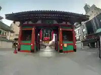 浅草寺の山門・神門