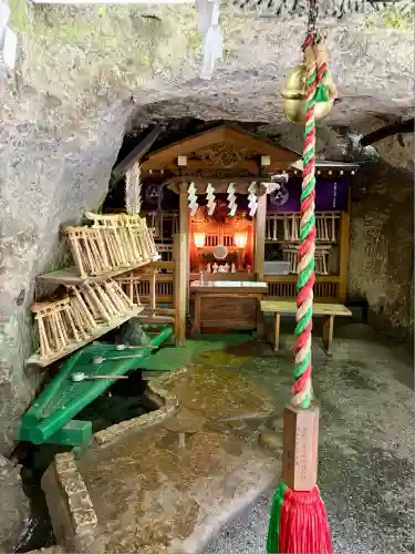 銭洗弁財天宇賀福神社(神奈川県)