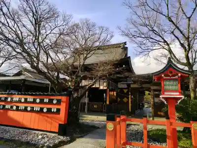 車折神社の{uncategorized: "未分類", other: "その他", undefined: "問題あり", building: "その他建物", grave: "お墓", sacred_gate: "鳥居", guardian: "狛犬", statue: "像", buddha: "仏像", history: "歴史", nature: "自然", garden: "庭園", animal: "動物", pagoda: "塔", temizu: "手水舎", mountain_gate: "山門・神門", sanctuary: "本殿・本堂", subordinate: "末社・摂社", art: "芸術", scenery: "景色", jizo: "地蔵", ema: "絵馬", goshuin: "御朱印", omikuji: "おみくじ", items: "授与品その他", amulet: "お守り", goshuincho: "御朱印帳", eats: "食事", festival: "お祭り", votive_dance: "神楽", shichigosan: "七五三参", wedding: "結婚式", experience: "体験その他", initially: "初詣", around: "周辺", anti_infection: "感染症対策"}