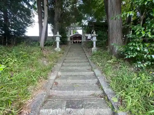 勝手神社の{uncategorized: "未分類", other: "その他", undefined: "問題あり", building: "その他建物", grave: "お墓", sacred_gate: "鳥居", guardian: "狛犬", statue: "像", buddha: "仏像", history: "歴史", nature: "自然", garden: "庭園", animal: "動物", pagoda: "塔", temizu: "手水舎", mountain_gate: "山門・神門", sanctuary: "本殿・本堂", subordinate: "末社・摂社", art: "芸術", scenery: "景色", jizo: "地蔵", ema: "絵馬", goshuin: "御朱印", omikuji: "おみくじ", items: "授与品その他", amulet: "お守り", goshuincho: "御朱印帳", eats: "食事", festival: "お祭り", votive_dance: "神楽", shichigosan: "七五三参", wedding: "結婚式", experience: "体験その他", initially: "初詣", around: "周辺", anti_infection: "感染症対策"}