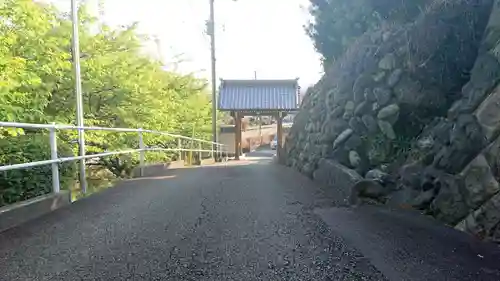 代信寺の山門・神門