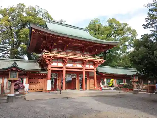 武蔵一宮氷川神社の山門・神門