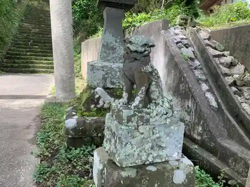 山荻神社の狛犬