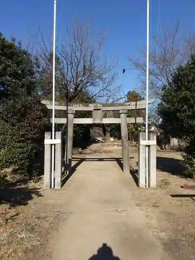 三柱神社 の鳥居