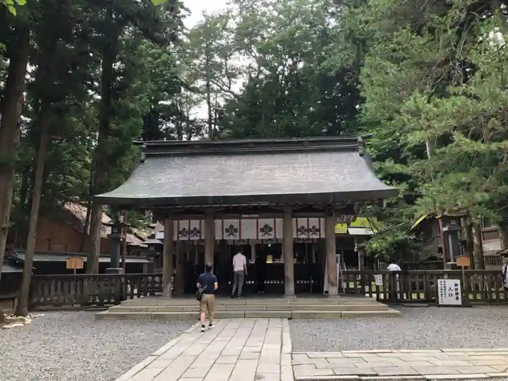 諏訪大社の本殿・本堂