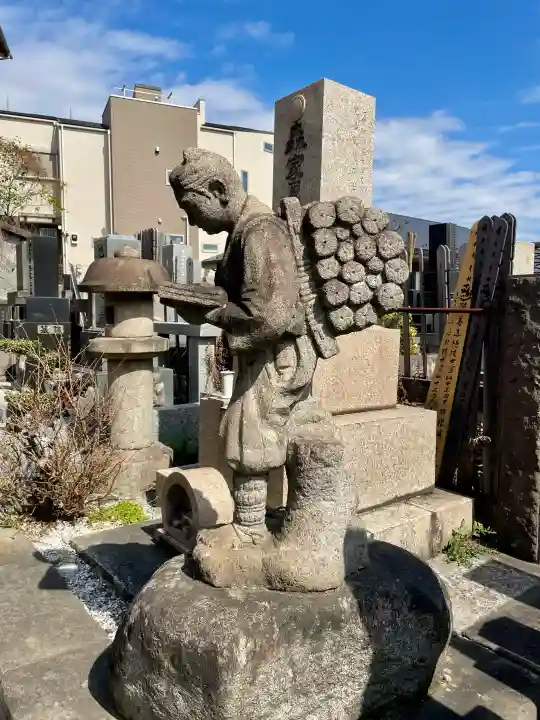 宗興寺の{uncategorized: "未分類", other: "その他", undefined: "問題あり", building: "その他建物", grave: "お墓", sacred_gate: "鳥居", guardian: "狛犬", statue: "像", buddha: "仏像", history: "歴史", nature: "自然", garden: "庭園", animal: "動物", pagoda: "塔", temizu: "手水舎", mountain_gate: "山門・神門", sanctuary: "本殿・本堂", subordinate: "末社・摂社", art: "芸術", scenery: "景色", jizo: "地蔵", ema: "絵馬", goshuin: "御朱印", omikuji: "おみくじ", items: "授与品その他", amulet: "お守り", goshuincho: "御朱印帳", eats: "食事", festival: "お祭り", votive_dance: "神楽", shichigosan: "七五三参", wedding: "結婚式", experience: "体験その他", initially: "初詣", around: "周辺", anti_infection: "感染症対策"}